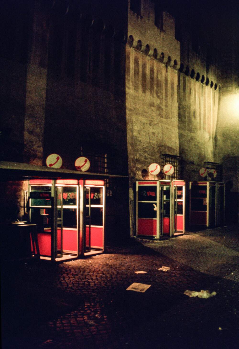 Rom, Roma, SIP, Telefonkabinen, Fluchtmauer, Via dei Corridori, 1990, analoge Fotografie, Pius Amrein, Pius Amrein Fotograf, ewige Stadt Rom