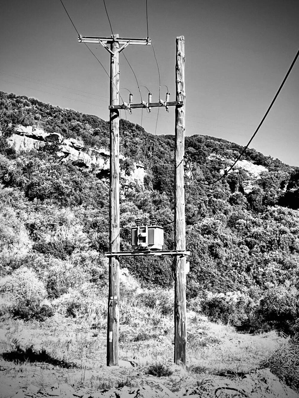 Strommasten in Griechenland, Chania, Kissamos, karge Landschaft